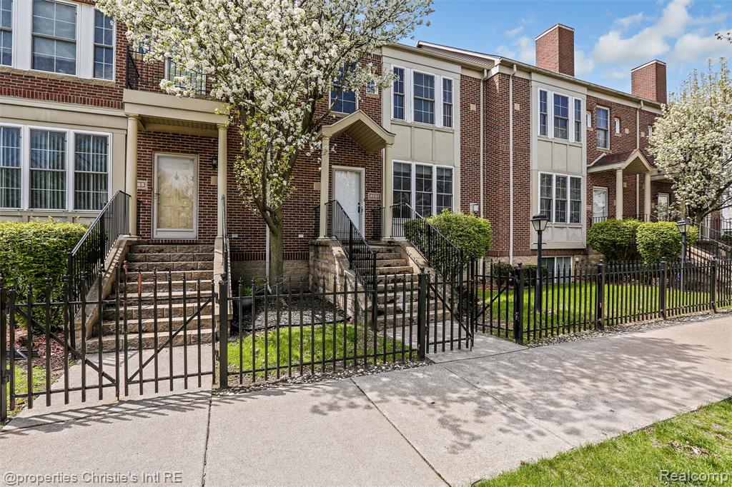 1757 TOWNSEND Street, Detroit, MI 48214 — Photo 4