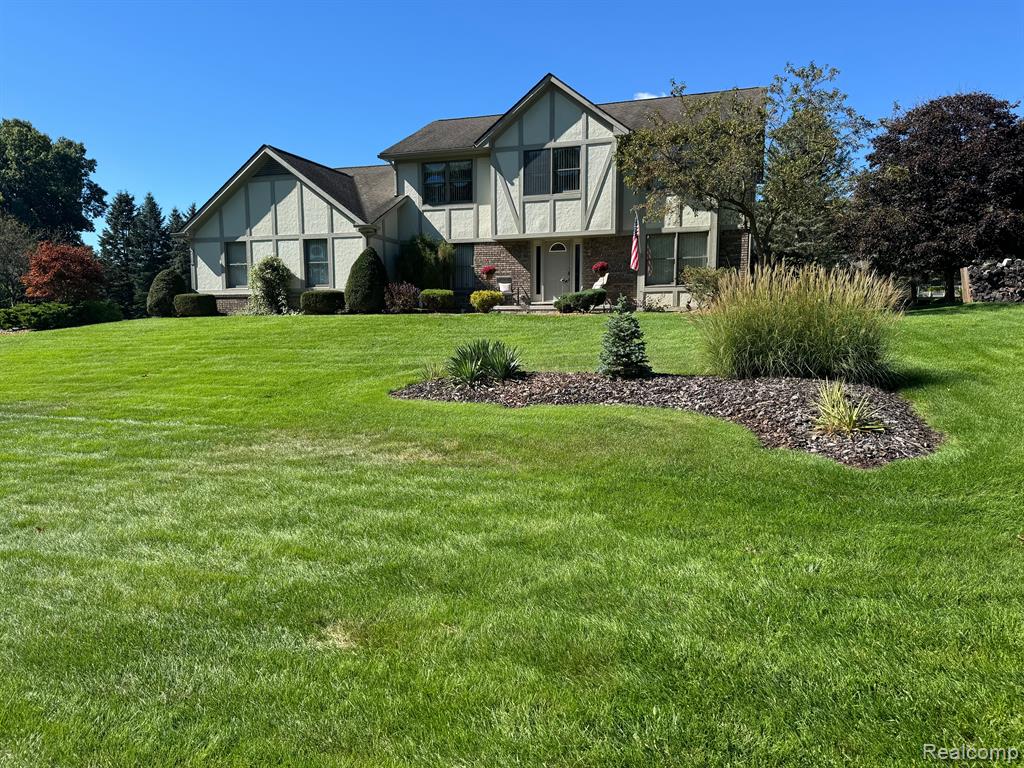 2606 PIGEON FORGE Drive, Brighton, MI 48114 — front exterior