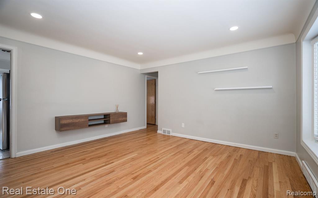 421 W Sunnybrook Drive, Royal Oak, MI 48073 — Photo 7