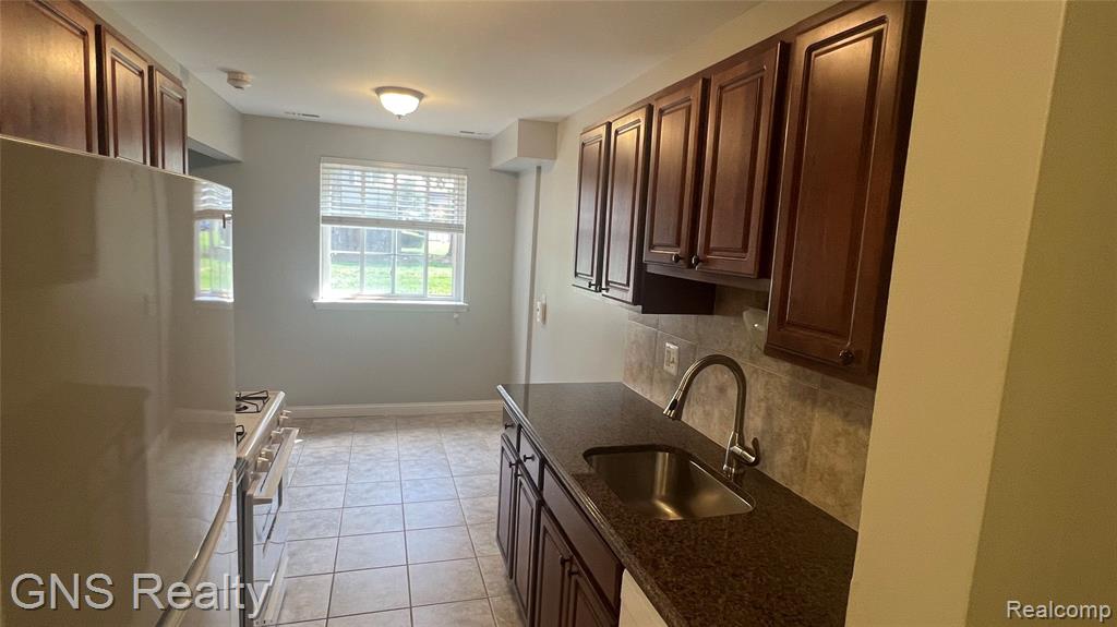 45270 Keding Street, 102, Utica, MI 48317 — Photo 5
