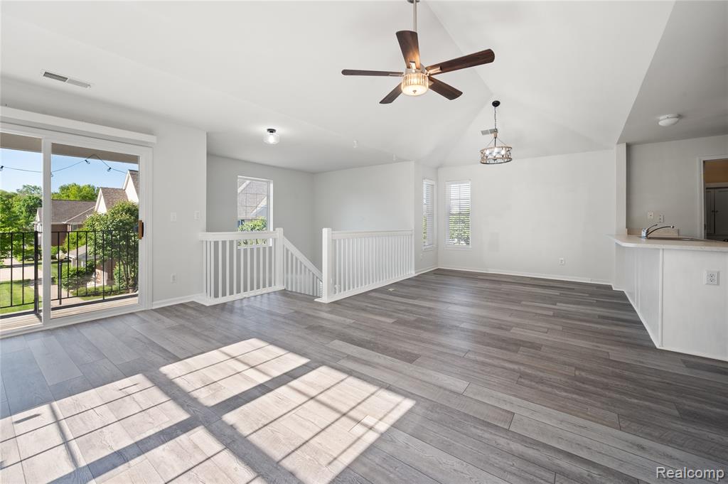 730 Amberly Drive, C, Waterford, MI 48328 — Photo 8