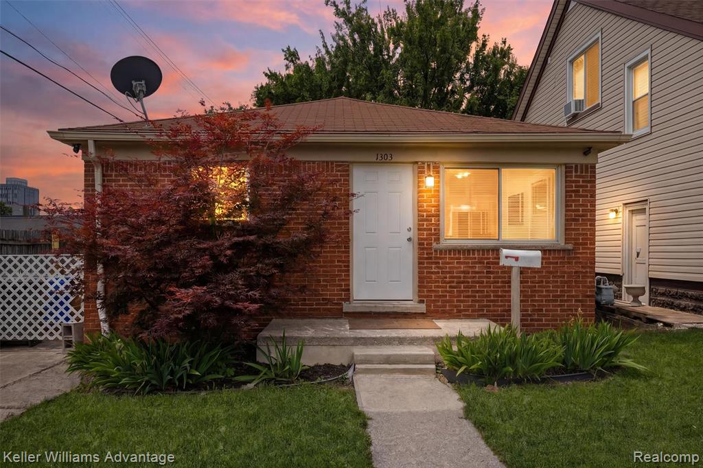 1303 College Avenue, Lincoln Park, MI 48146
