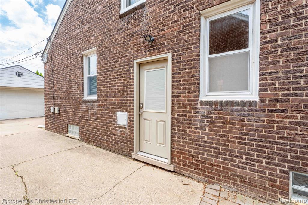 708 S Minerva Avenue, Royal Oak, MI 48067 — Photo 70