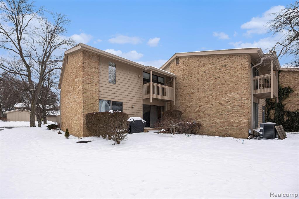 7411 Pebble Point, West Bloomfield, MI — Photo 27