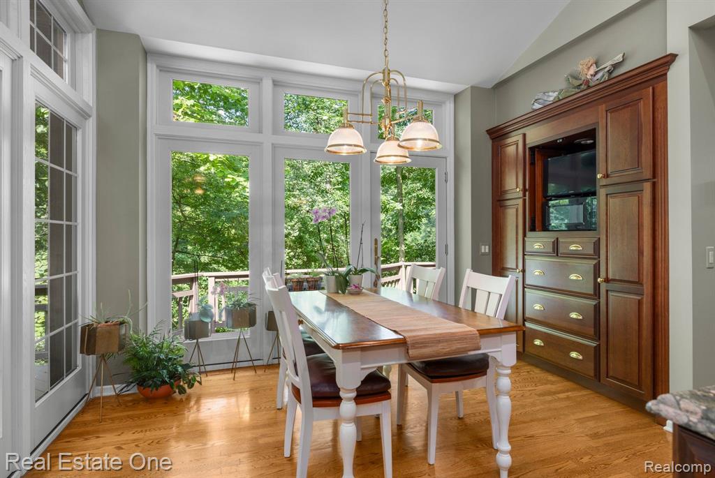 44211 CHEDWORTH Drive, Northville, MI 48167 — Photo 19
