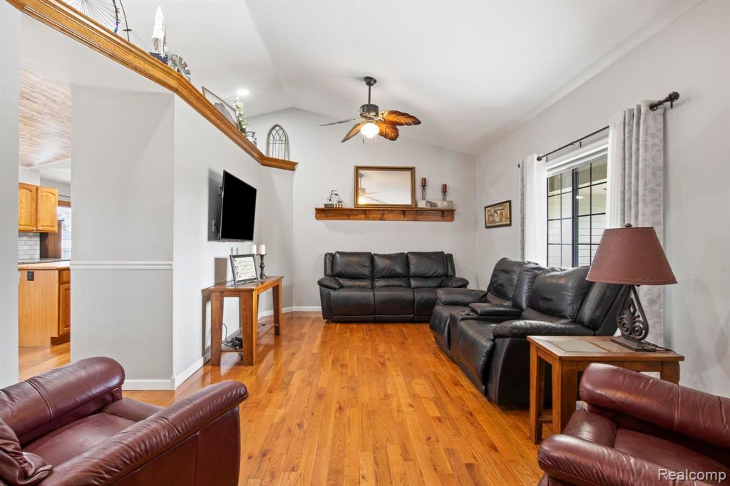 4025 PRESIDENTIAL Way, Highland, MI 48356 — Photo 27