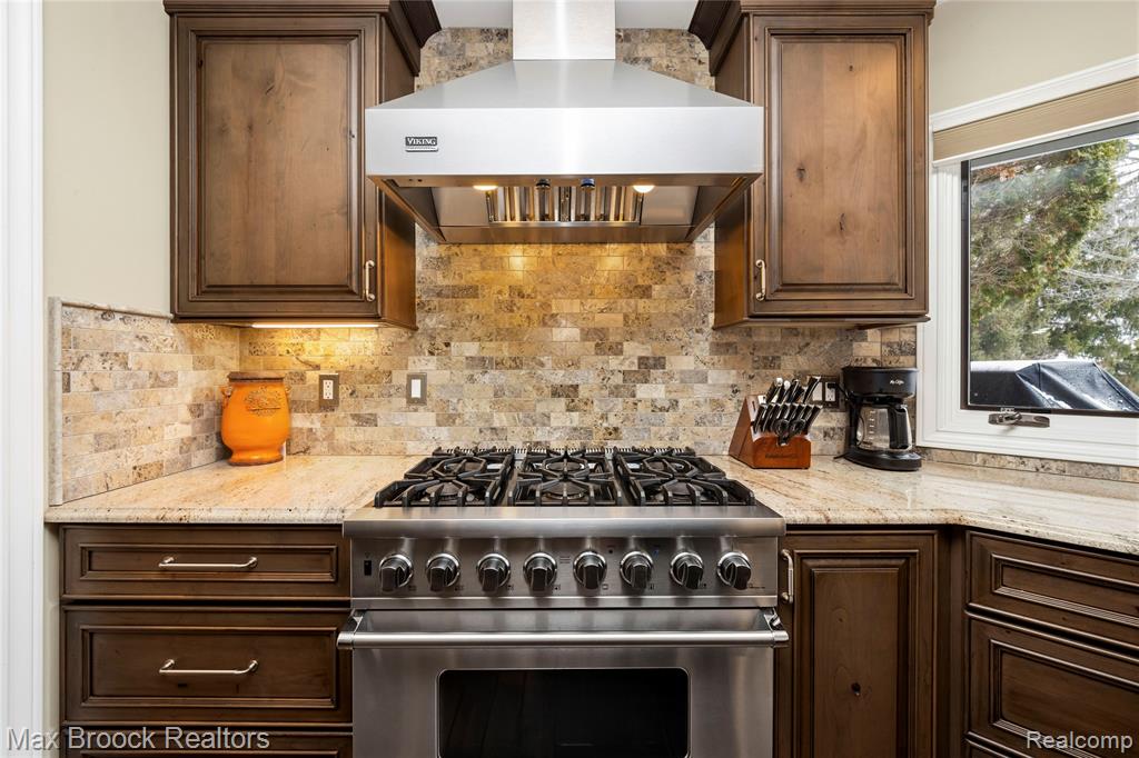 5867 BRAVO COURT, Orchard Lake Village, MI 48324 — Photo 19