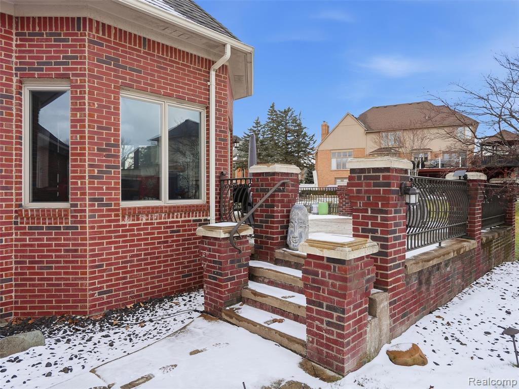 54465 Birchfield Drive E, Shelby Twp, MI 48316 — Photo 65