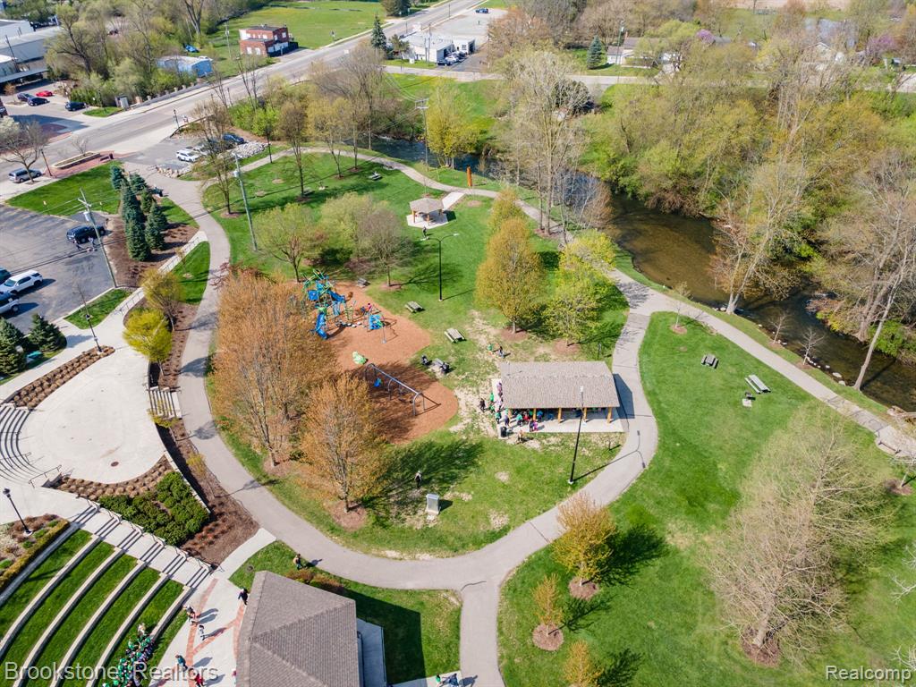 101 Tebeau Court, Auburn Hills, MI 48326 — Photo 17