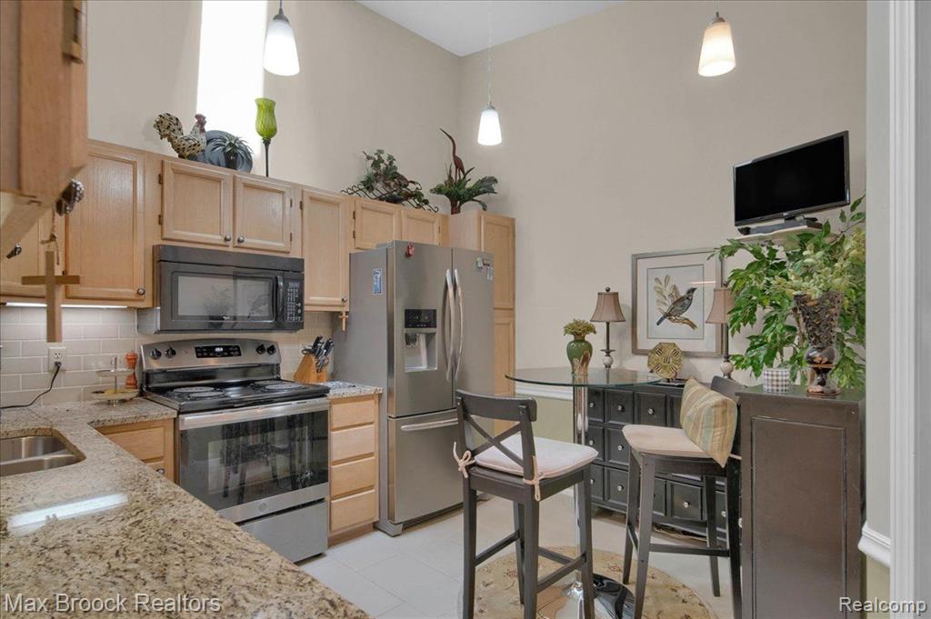 38750 CHESSINGTON, Farmington Hills, MI 48331 — Photo 12