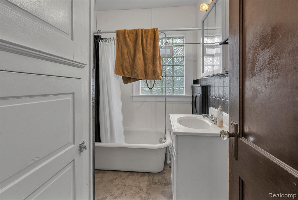 534 E CAMBOURNE Street, Ferndale, MI 48220 — Photo 13