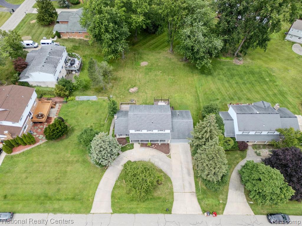 5450 Pocono Street, West Bloomfield, MI 48323 — Photo 6