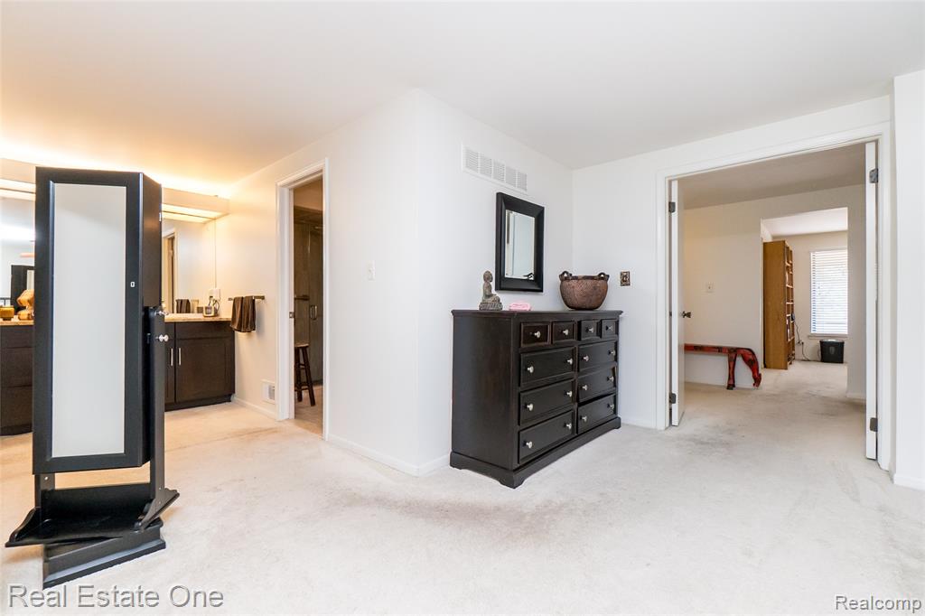 7308 Creek View Circle, West Bloomfield, MI — Photo 42
