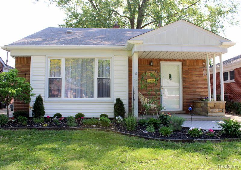 7687 CORTLAND Avenue, Allen Park, MI 48101 — Photo 2