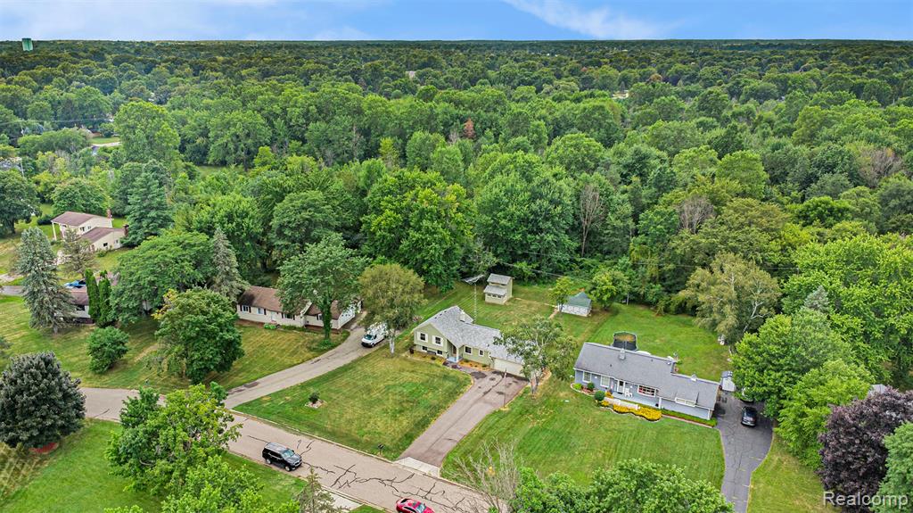 5397 Mapletree Drive, Flint, MI 48532 — Photo 23