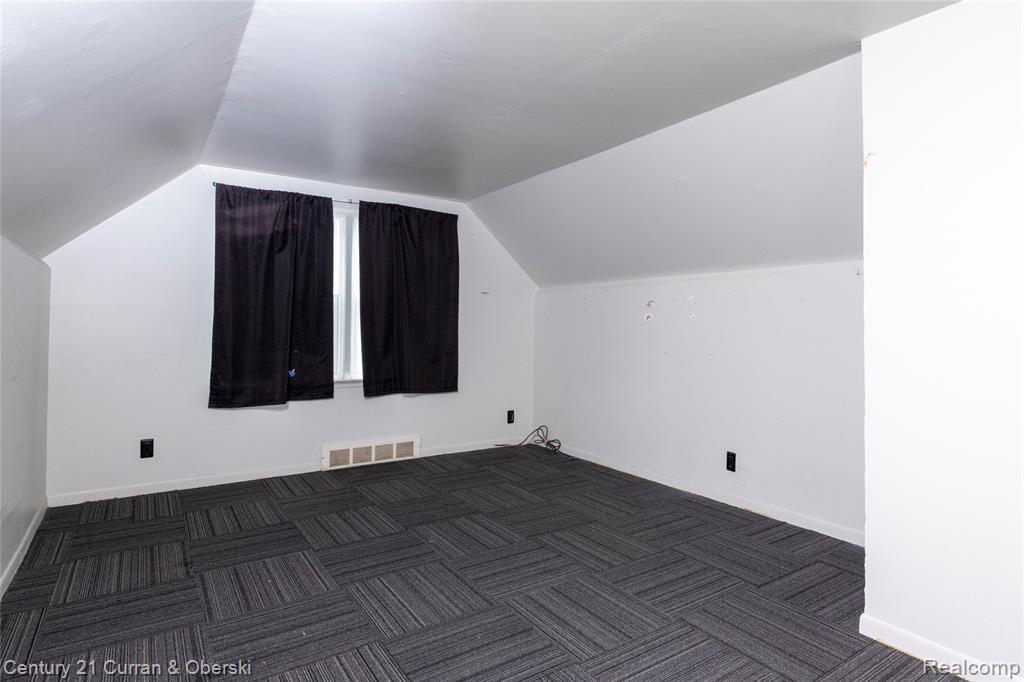 7077 Deering Street, Garden City, MI — Photo 22