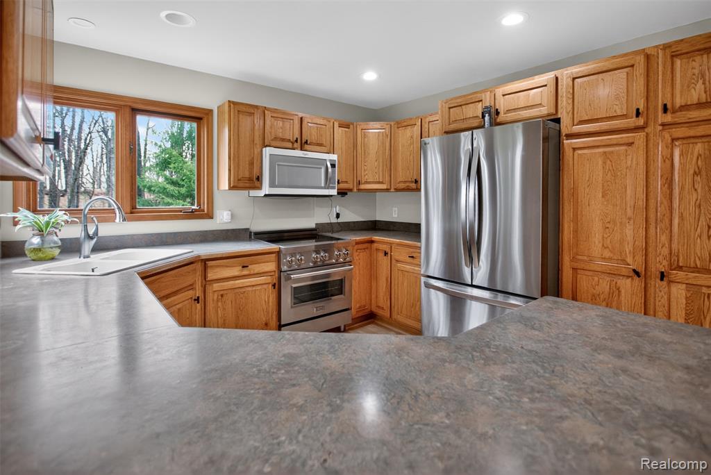 1960 Eastons Trail, Highland, MI — Photo 13