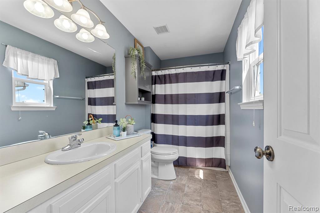 29247 Adams Drive, Gibraltar, MI — Photo 16