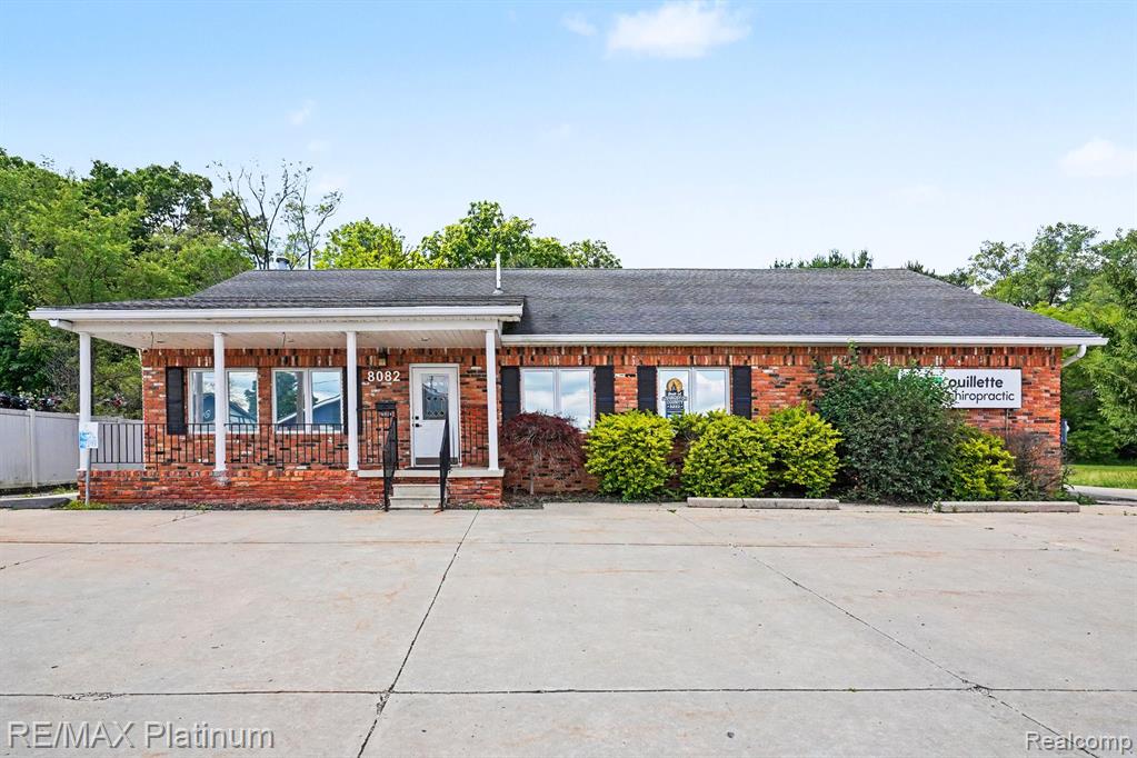8082 W GRAND RIVER, Brighton, MI 48114 — Photo 2