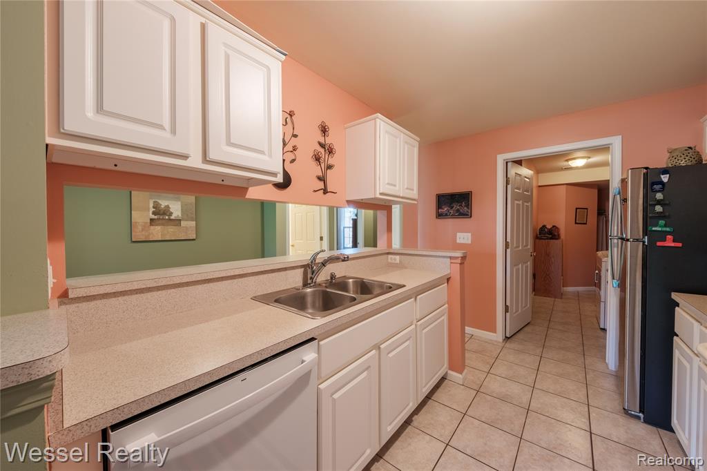 55094 Westchester Drive, 36, Shelby Twp, MI 48316 — Photo 9