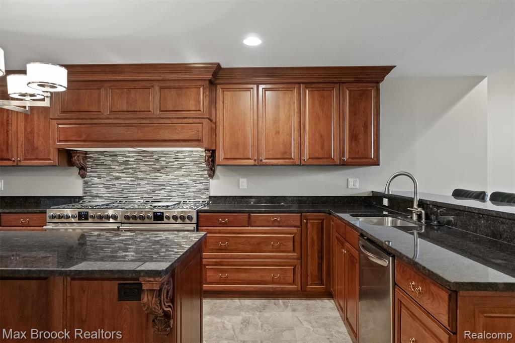 4764 Dow Ridge Road, Orchard Lake Village, MI 48324 — Photo 55