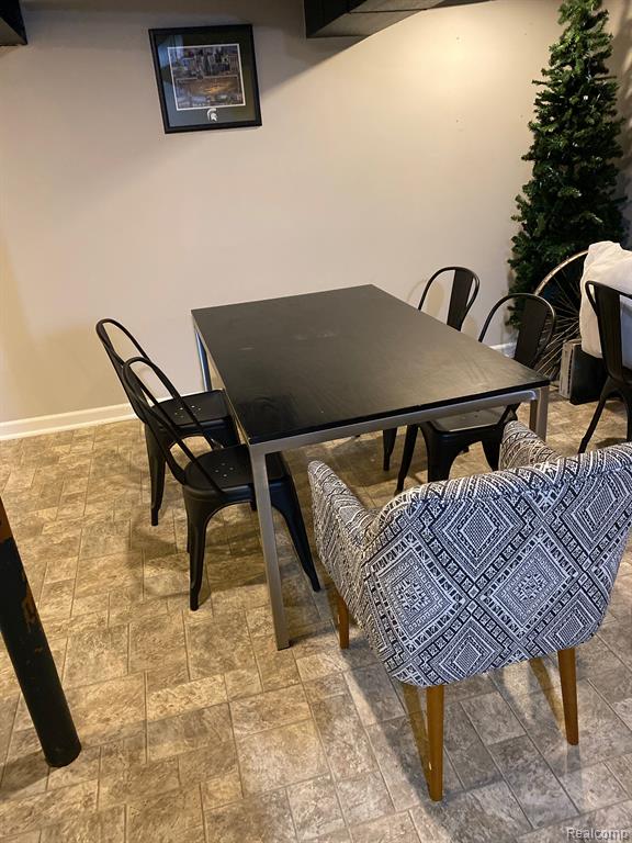 511 S VERMONT Avenue, Royal Oak, MI 48067 — Photo 16