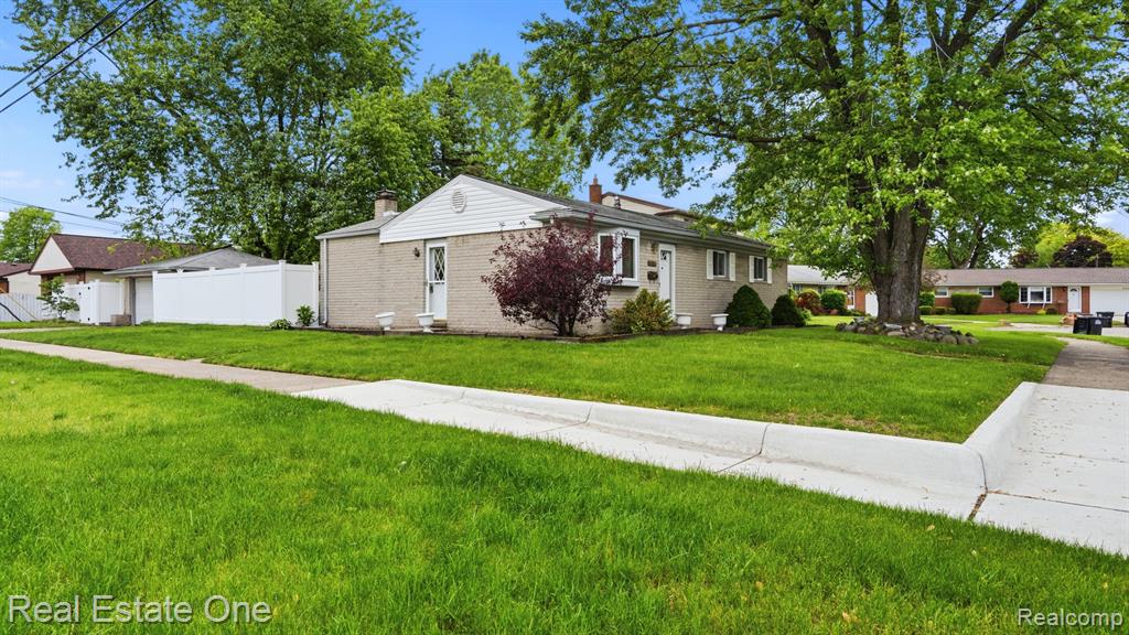 9384 Elaine Court, Taylor, MI 48180 — Photo 2