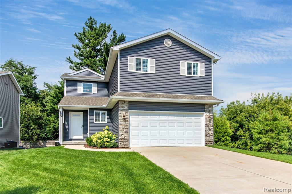 5372 Rural Terrace, Waterford, MI — front exterior