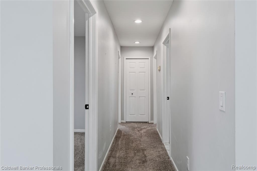 4015 Green Lake Road, West Bloomfield, MI 48324 — Photo 16
