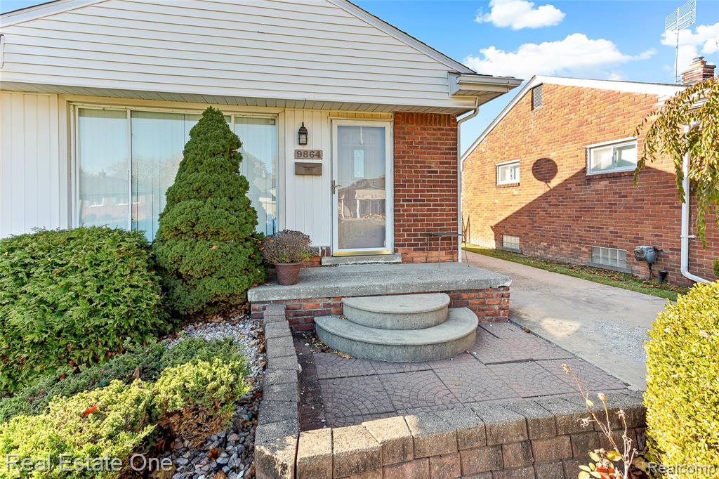 9864 Fox Avenue W, Allen Park, MI 48101 — Photo 2