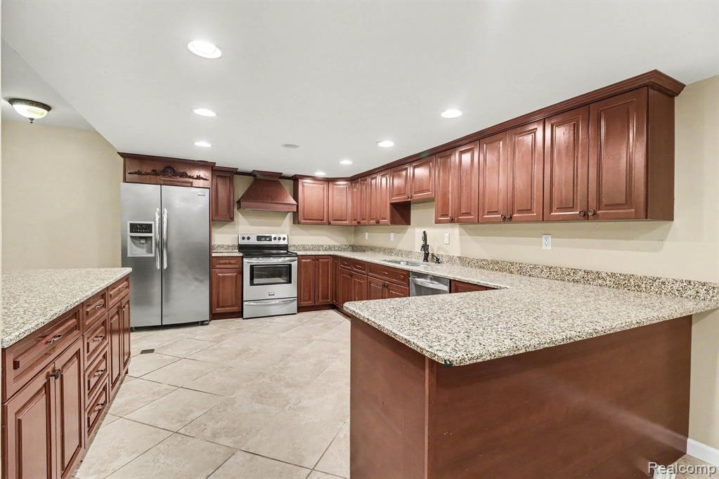 6929 Dakota Drive, Troy, MI 48098 — Photo 36