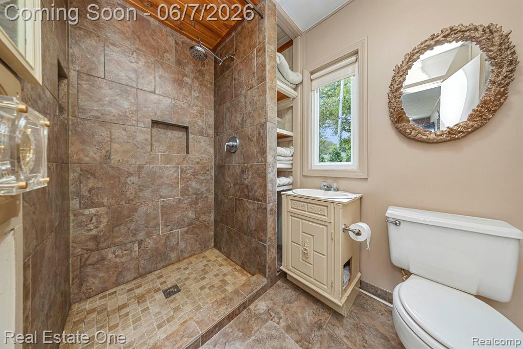 200 E CANYON Drive, Milford, MI 48380 — Photo 21