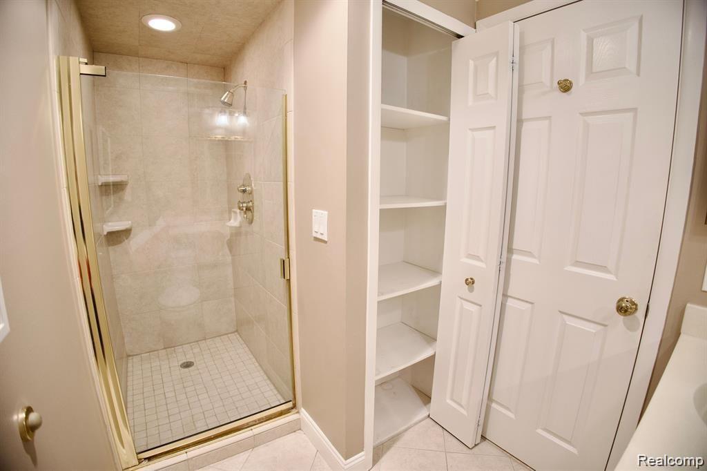 5234 BREEZE HILL, Troy, MI 48098 — Photo 23