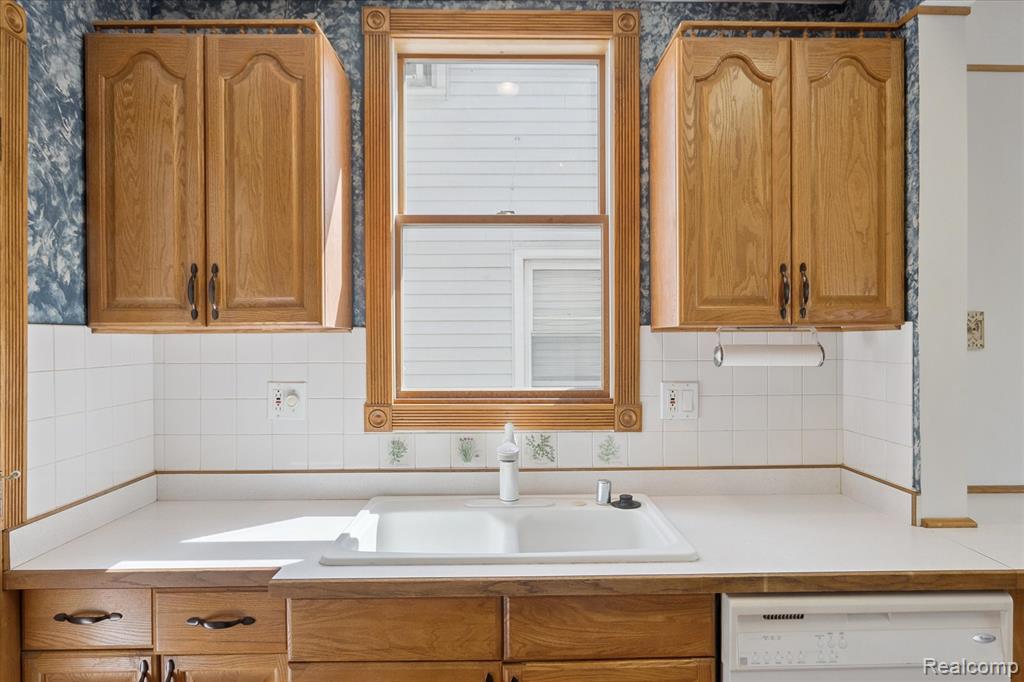 4213 Agnes Avenue, Lincoln Park, MI 48146 — Photo 13