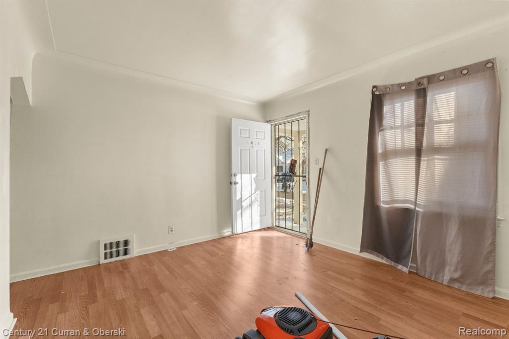 7285 Mansfield Street, Detroit, MI 48228 — Photo 3