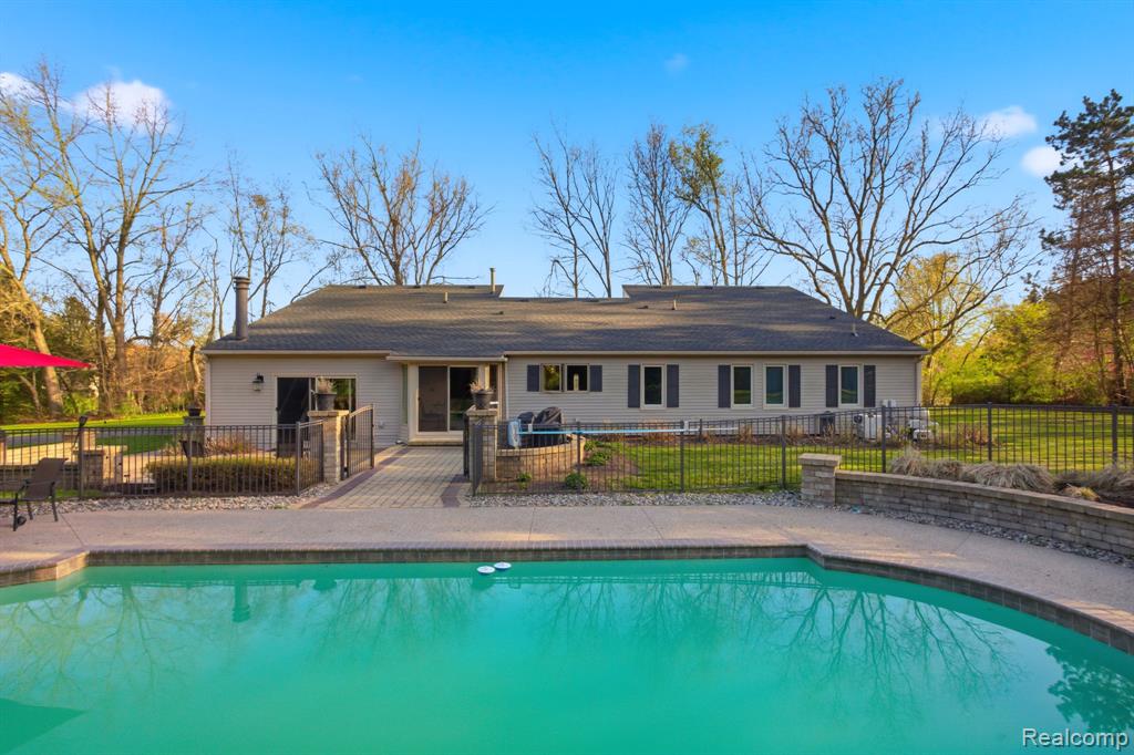 2411 Wixom Trail, Milford, MI 48381 — Photo 51