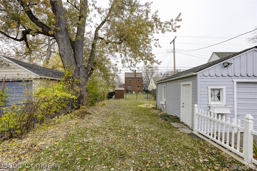 960 Columbia Road, Berkley, MI 48072 — Photo 42