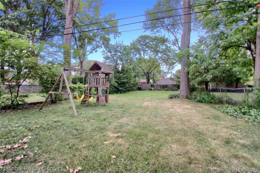 702 Royal Avenue, Royal Oak, MI 48073 — Photo 29
