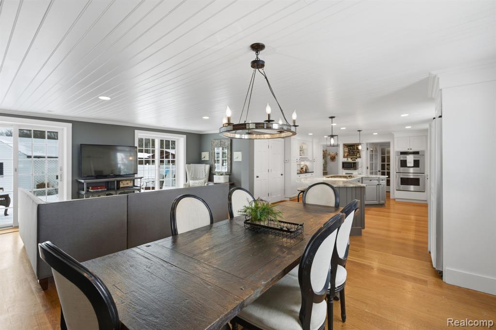 549 Grixdale Lane, Waterford, MI 48328 — Photo 9