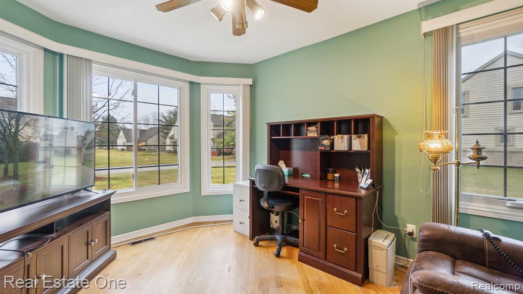 741 RED MAPLE Lane, Wixom, MI 48393 — Photo 9