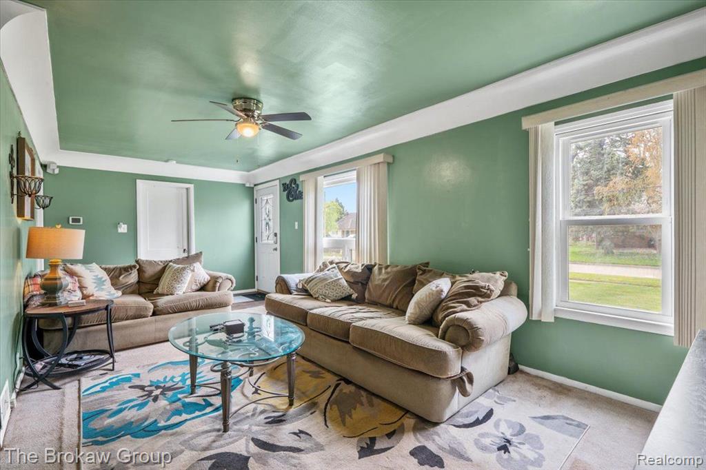 4145 HILLCREST Drive, Warren, MI 48092 — Photo 18