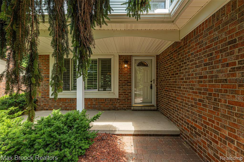 683 Thurber Drive, Troy, MI 48085 — Photo 2
