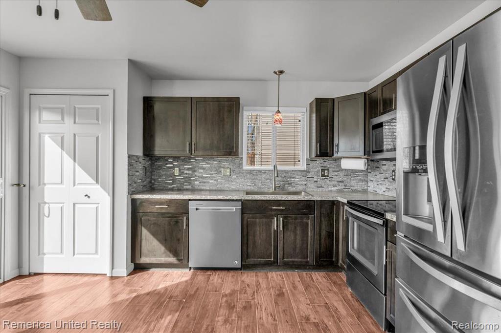 6453 MISTY, Waterford, MI 48327 — Photo 9