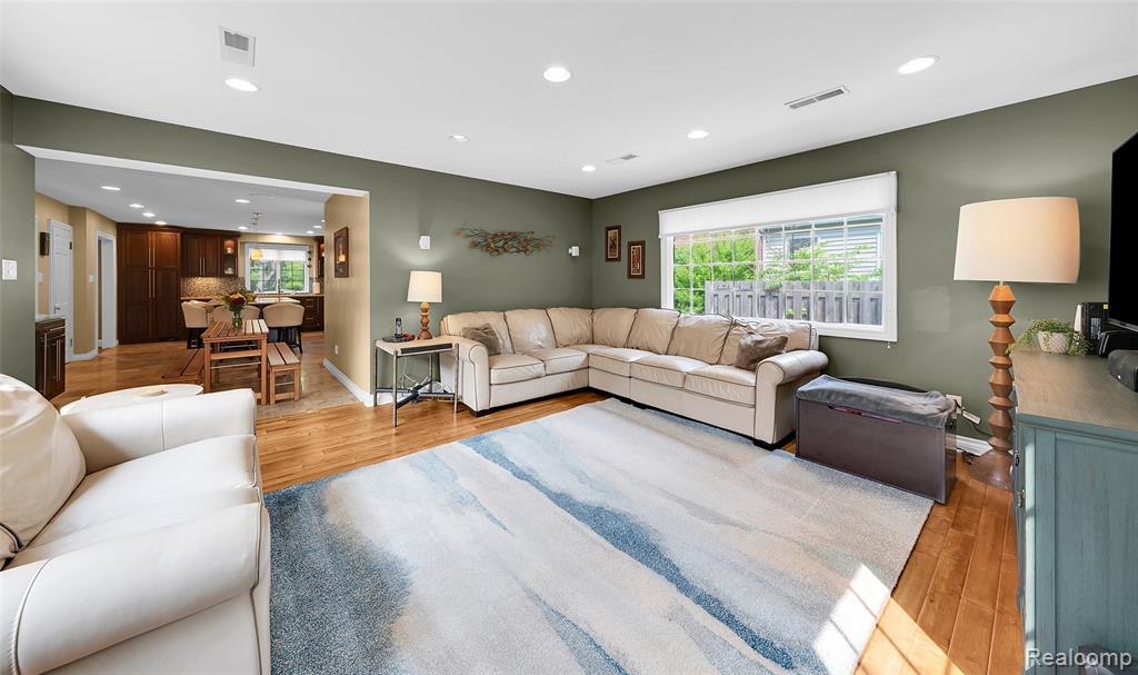 828 Westchester Road, Grosse Pointe Park, MI 48230 — Photo 13