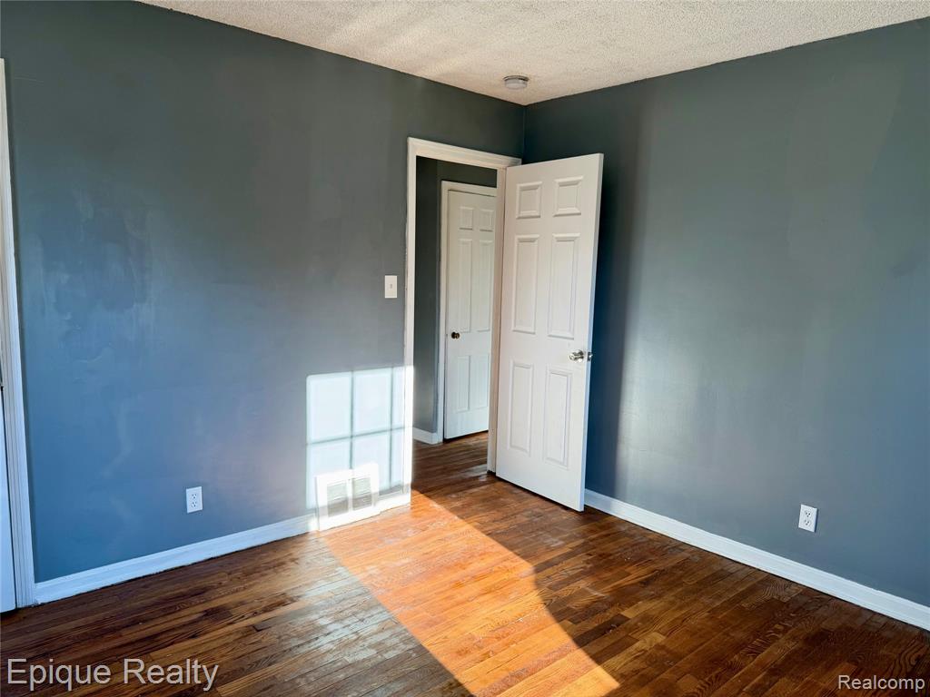 4405 Pengelly Road, Flint, MI 48507 — Photo 20