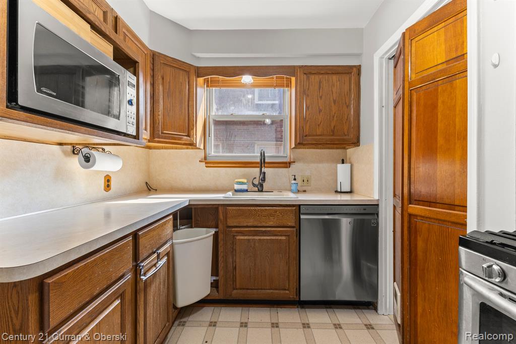 951 N MILDRED Street, Dearborn, MI 48128 — Photo 13