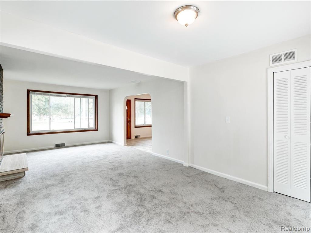 641 Michigan Avenue, Marysville, MI 48040 — Photo 7