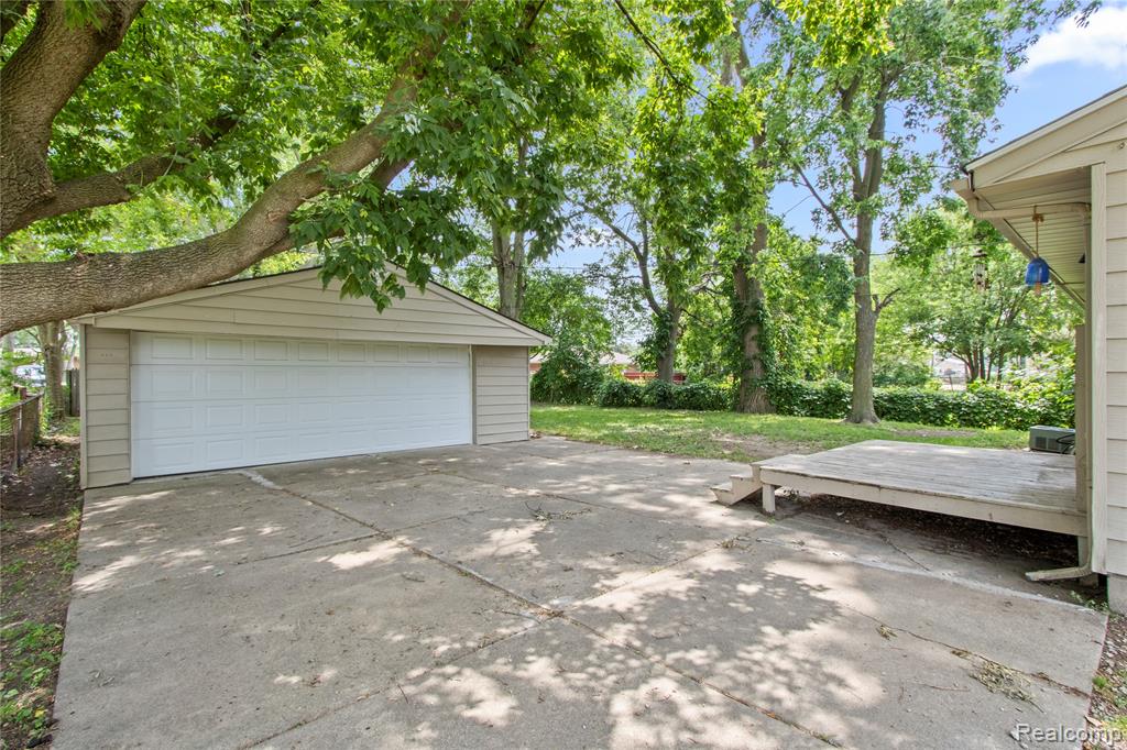 6329 Loraine Street, Romulus, MI 48174 — Photo 14
