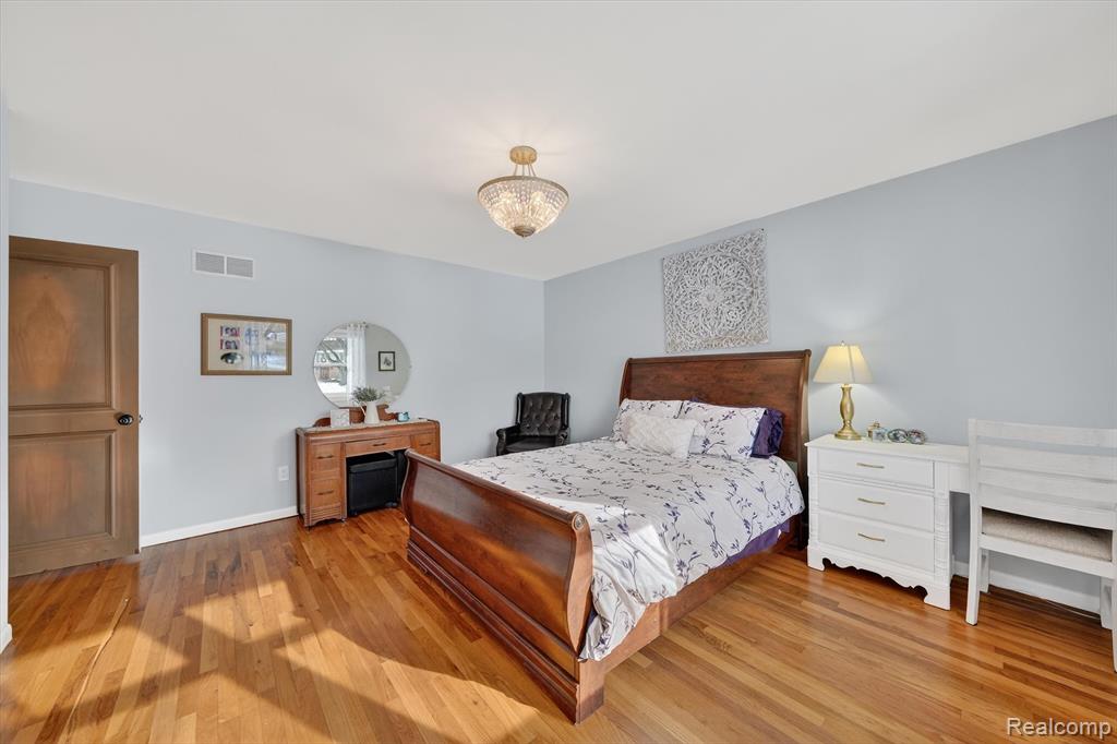 5397 Sutton Place, Grand Blanc, MI 48439 — Photo 24