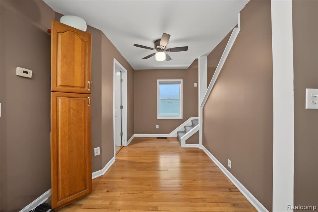 576 Brooks Avenue, Pontiac, MI 48340 — Photo 6